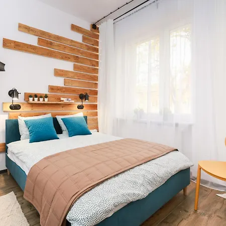 Blues, Ul Jastrzebia アパート ルブリン