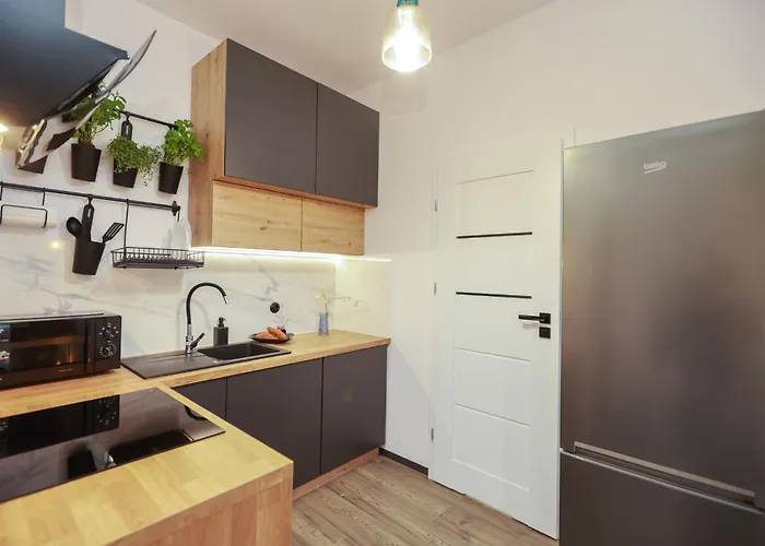 Apartment Blues, Ul Jastrzebia